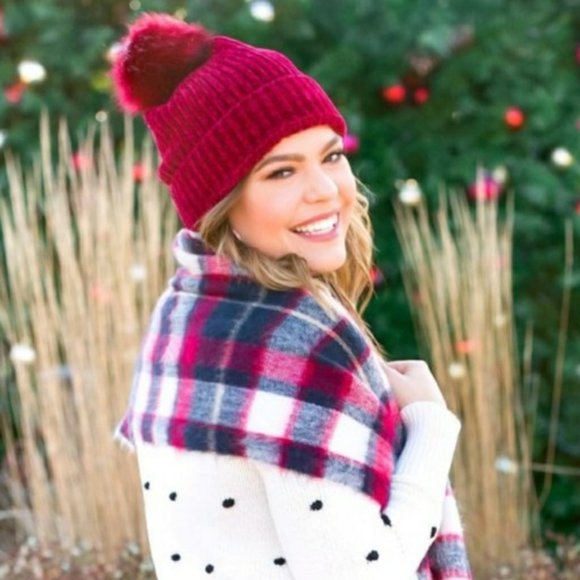 Loft Beanie Chenille Faux Fur Pom Pom Hat Maroon Red Wine Cozy Warm Classic Boho